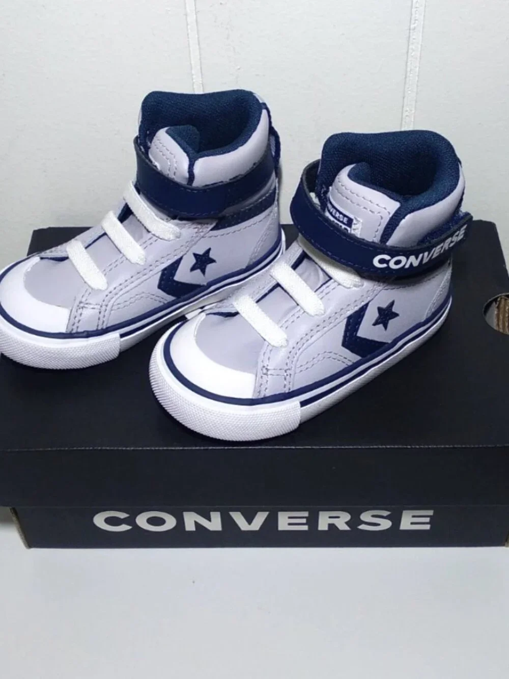 Converse Pro Blaze Strap Leather Sneakers Grey Navy Toddler Size 5 A08475C NEW